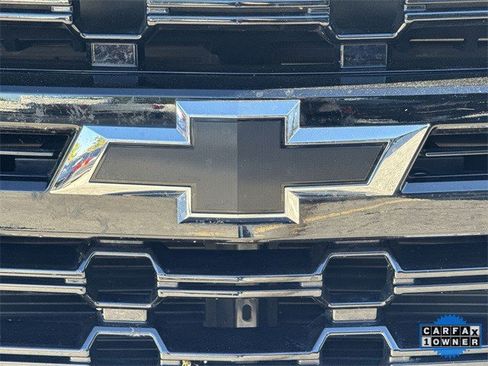 Used 2023 Chevrolet Suburban Z71 image 34