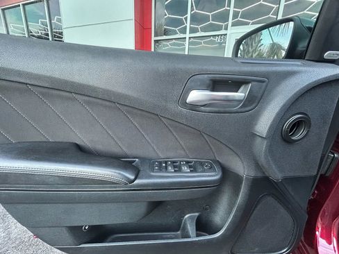Used 2018 Dodge Charger R/T w/ Blacktop Package image 18