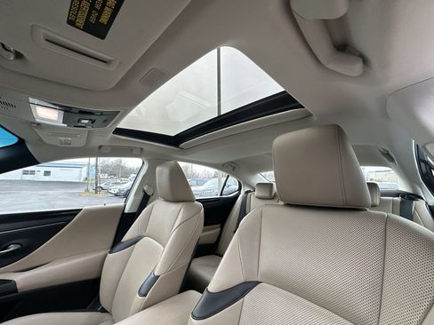 Used 2019 Lexus ES 350 w/ Premium Package image 22