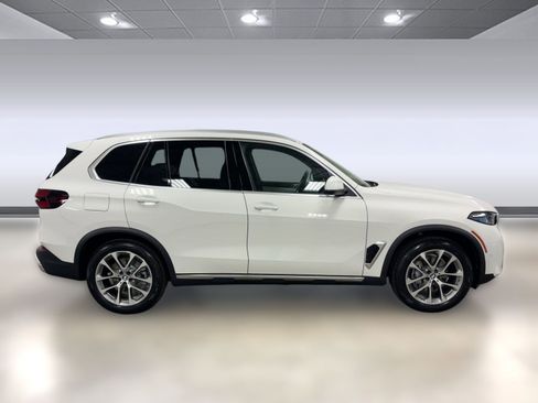 Used 2026 BMW X5 sDrive40i w/ Premium Package RWD image 8
