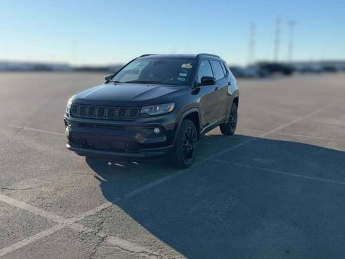 New 2026 Jeep Compass Latitude image 3