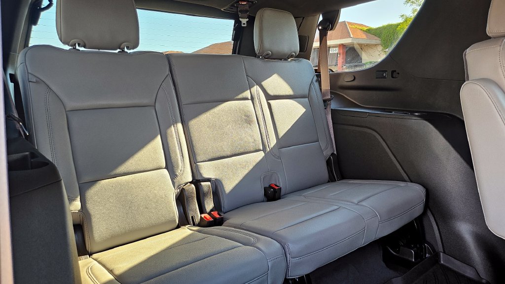 Used 2023 Chevrolet Tahoe LT w/ Luxury Package RWD image 25