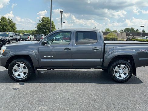 Used 2012 Toyota Tacoma 4x4 Double Cab w/ TRD Sport Pkg image 11
