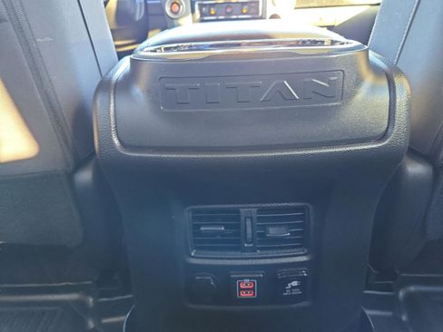 Used 2021 Nissan Titan SV w/ SV Convenience Package image 24