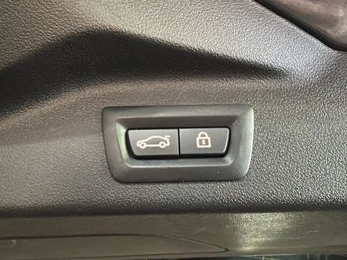 Used 2019 BMW X7 xDrive50i w/ Premium Package image 16