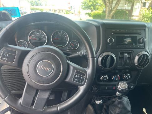 Used 2011 Jeep Wrangler Sport image 7