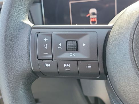 Certified 2025 Nissan Kicks SV w/ Charging Package FWD image 21