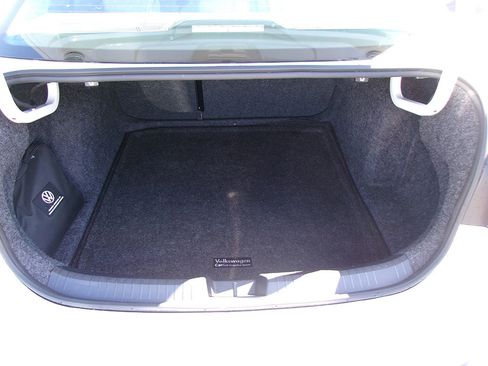 Used 2023 Volkswagen Jetta Sport image 11