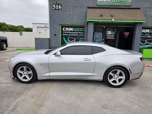Used 2016 Chevrolet Camaro LT RWD image 19