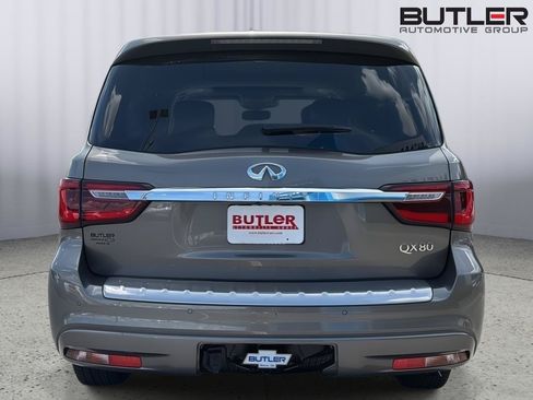 Used 2018 INFINITI QX80 2WD w/ Driver Assistance Package image 5
