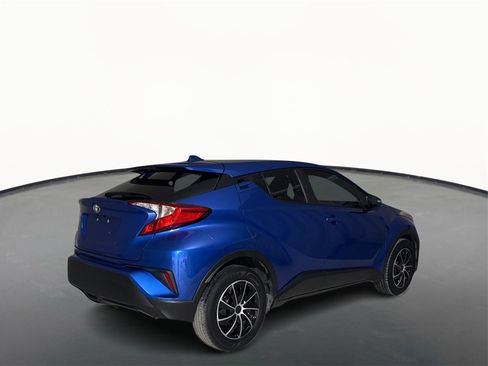 Used 2019 Toyota C-HR LE image 5