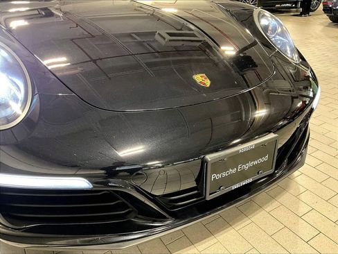 Used 2018 Porsche 911 Carrera 4S image 32