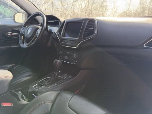 Used 2020 Jeep Cherokee Trailhawk w/ Cold Weather Group image 6