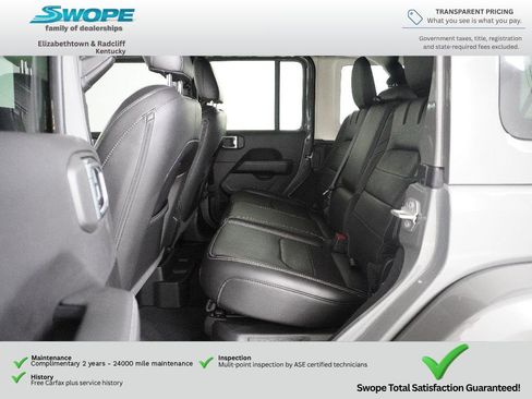 Used 2022 Jeep Wrangler Unlimited Sahara w/ Cold Weather Group AWD/4WD image 13
