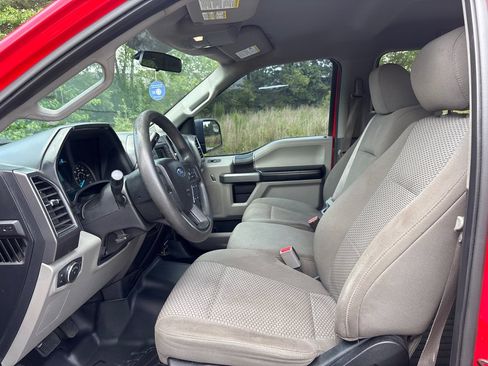 Used 2017 Ford F150 XLT RWD image 11