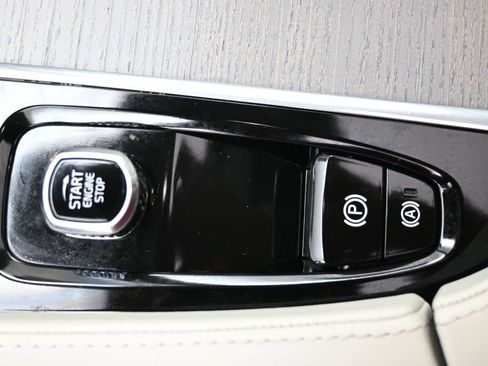 Used 2024 Volvo XC90 T8 Plus AWD/4WD image 31