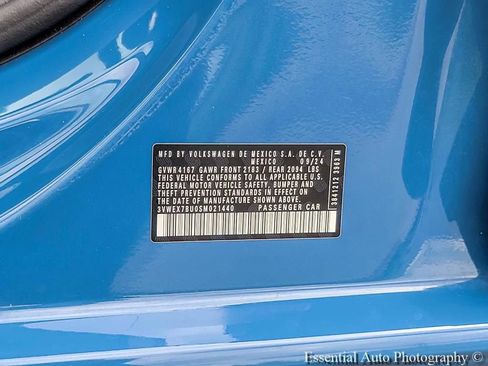 Used 2025 Volkswagen Jetta SE FWD image 31