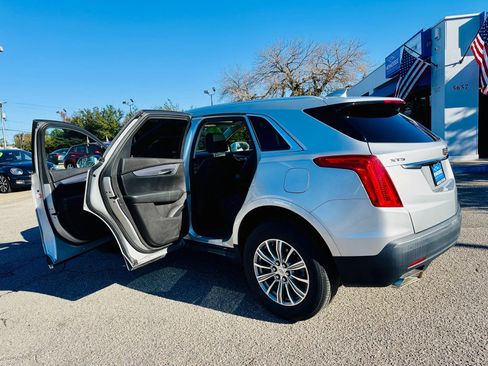 Used 2017 Cadillac XT5 Luxury image 32