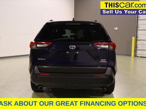 Used 2022 Toyota RAV4 XLE Premium AWD/4WD image 7