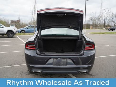Used 2018 Dodge Charger SXT RWD image 15