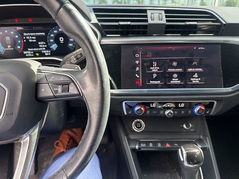 Used 2021 Audi Q3 2.0T Premium w/ Convenience Package image 4