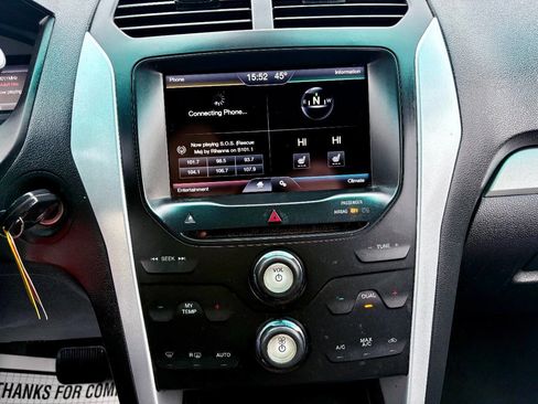 Used 2015 Ford Explorer XLT w/ Equipment Group 202B image 16