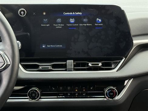 Used 2025 Chevrolet Equinox LT image 15