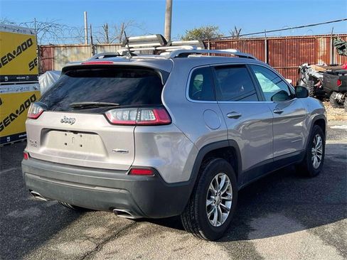 Used 2019 Jeep Cherokee Latitude Plus image 6