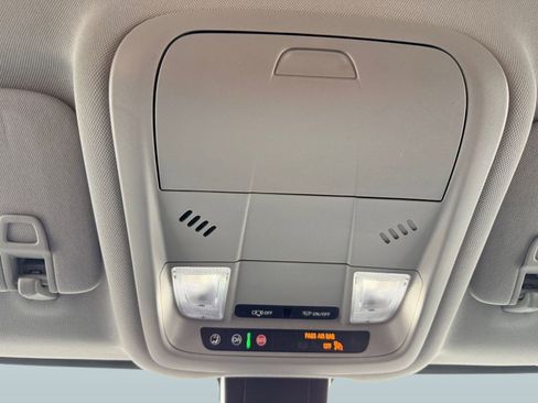 Used 2022 Chevrolet Equinox LT image 16