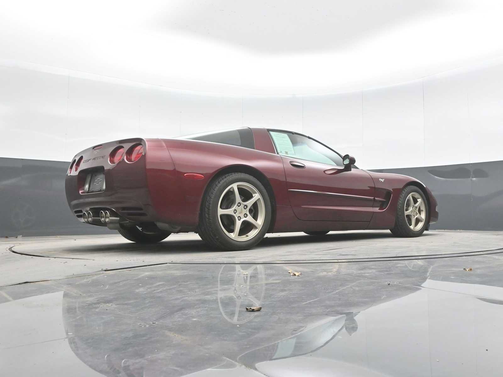 Used 2003 Chevrolet Corvette Coupe w/ Preferred Equipment Group RWD image 34