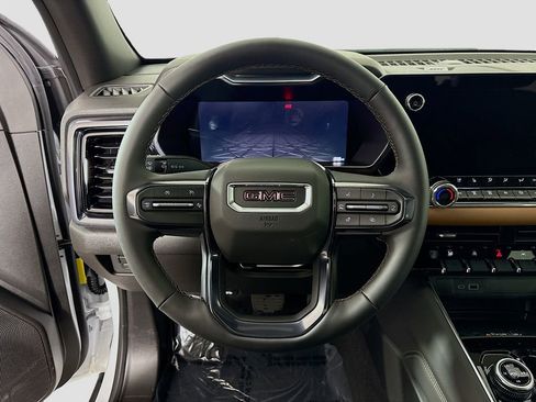 New 2026 GMC Canyon AT4 w/ Technology Plus Package AWD/4WD image 11