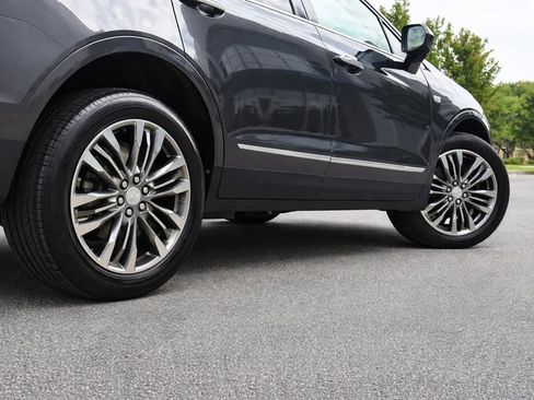 Used 2017 Cadillac XT5 Premium Luxury w/ Driver Assist Package FWD image 10
