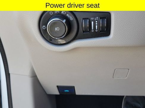 Certified 2024 Chrysler Pacifica Touring-L FWD image 20