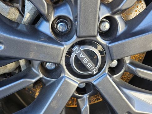 Used 2024 Nissan Rogue S image 10