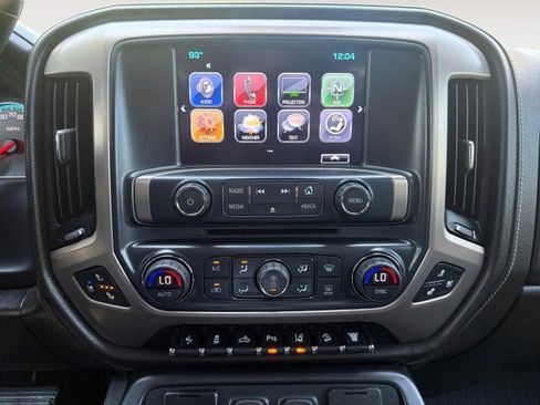 Used 2018 GMC Sierra 2500 Denali w/ Duramax Plus Package AWD/4WD image 10