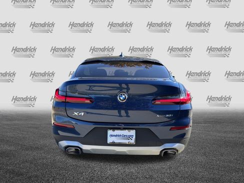 Certified 2025 BMW X4 xDrive30i image 9