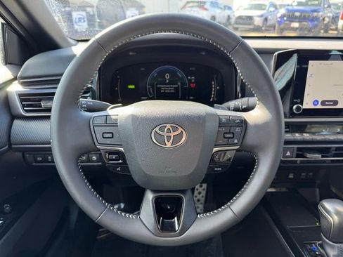 Used 2025 Toyota Camry SE w/ Convenience Package FWD image 30