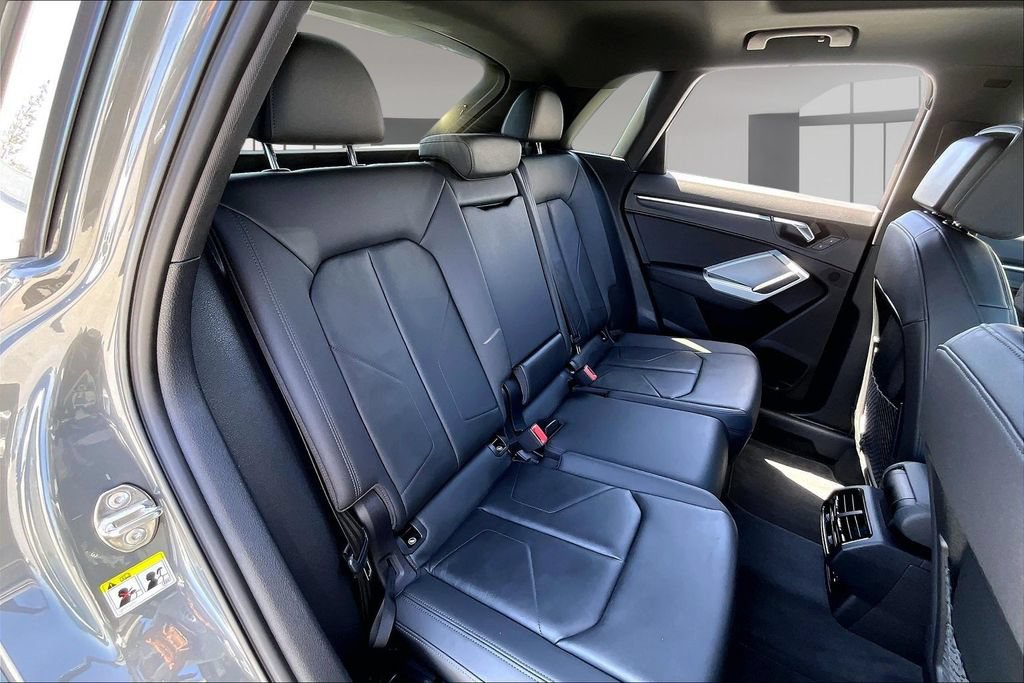 Used 2022 Audi Q3 2.0T Premium w/ Convenience Package AWD/4WD image 23
