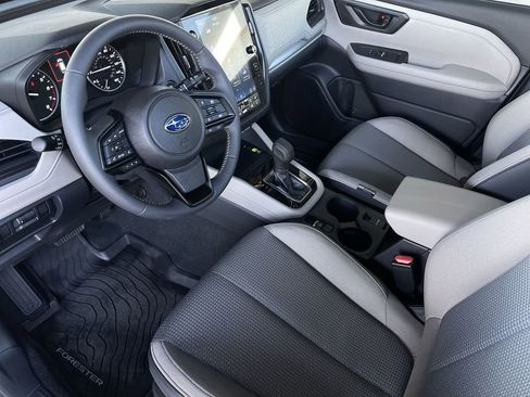 Used 2025 Subaru Forester Premium image 10