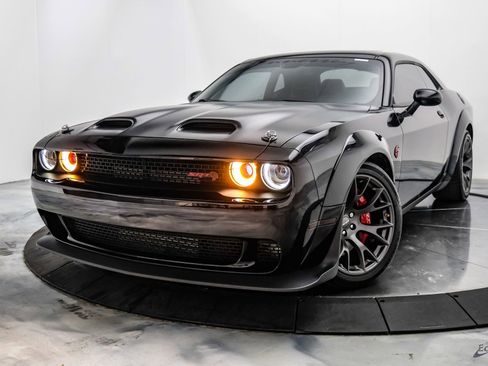 Used 2022 Dodge Challenger SRT Hellcat RWD image 5