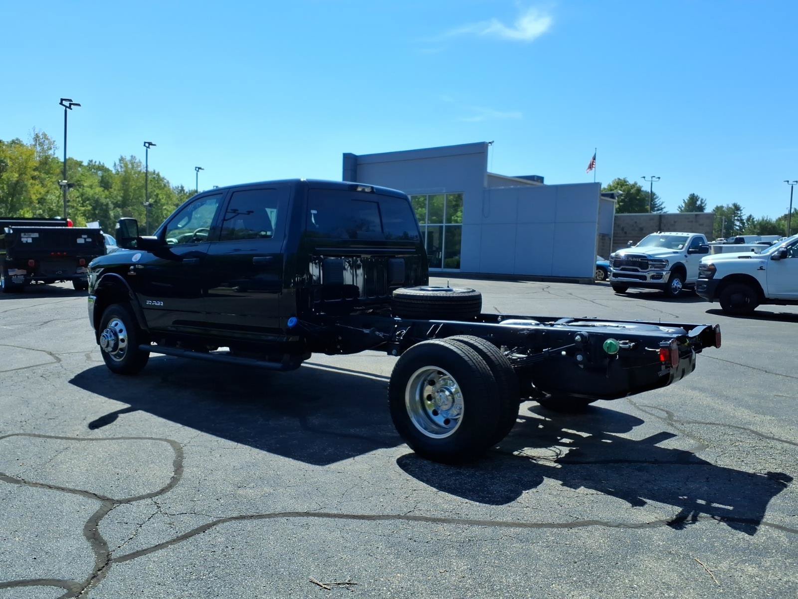 New 2027 RAM 3500 Big Horn AWD/4WD image 5