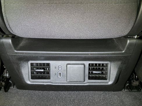 Certified 2025 Chevrolet Silverado 1500 LT RWD image 23