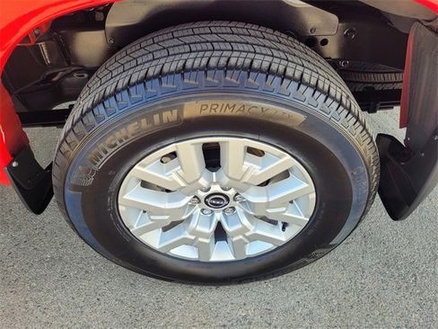 Used 2023 Nissan Frontier SV w/ Technology Package image 23