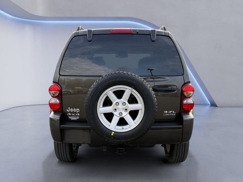 Used 2005 Jeep Liberty Limited image 4