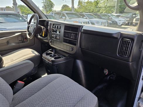 Used 2014 Chevrolet Express 1500 AWD image 18