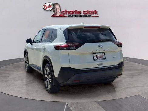 Certified 2021 Nissan Rogue SV FWD image 3