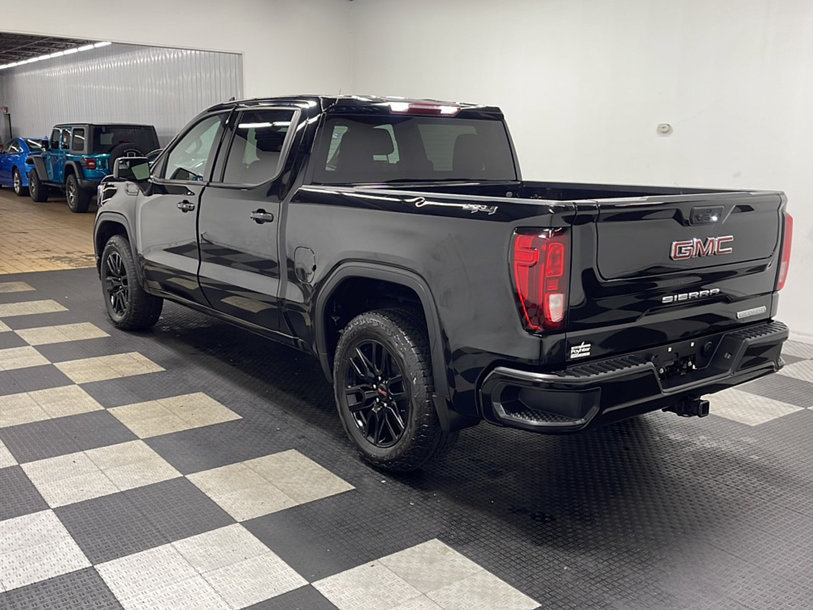 Used 2024 GMC Sierra 1500 Elevation AWD/4WD image 16