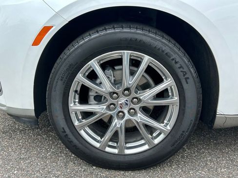 Used 2023 Buick Enclave Essence w/ Experience Buick Package FWD image 38