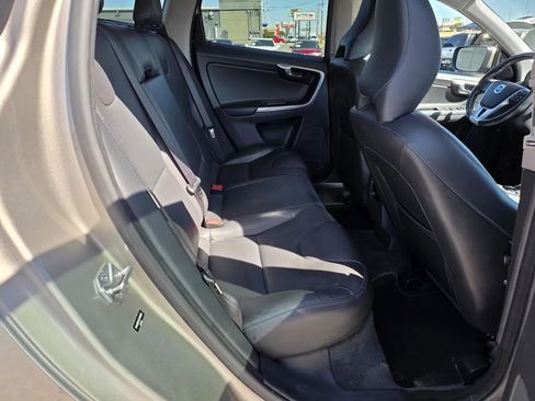 Used 2015 Volvo XC60 T5 Premier w/ Proximity Package FWD image 15