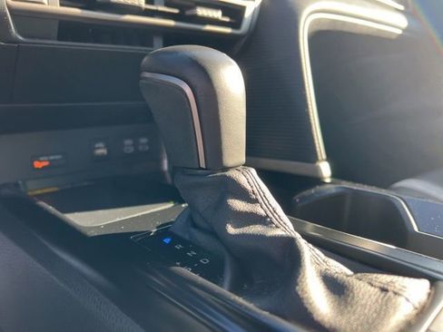 Used 2025 Toyota Camry SE image 22